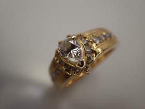 遺品整理　京都　質屋　ダイヤ　指輪　高価買取　ネックレス　イヤリング　ブレスレット　ピアス　資格保有　