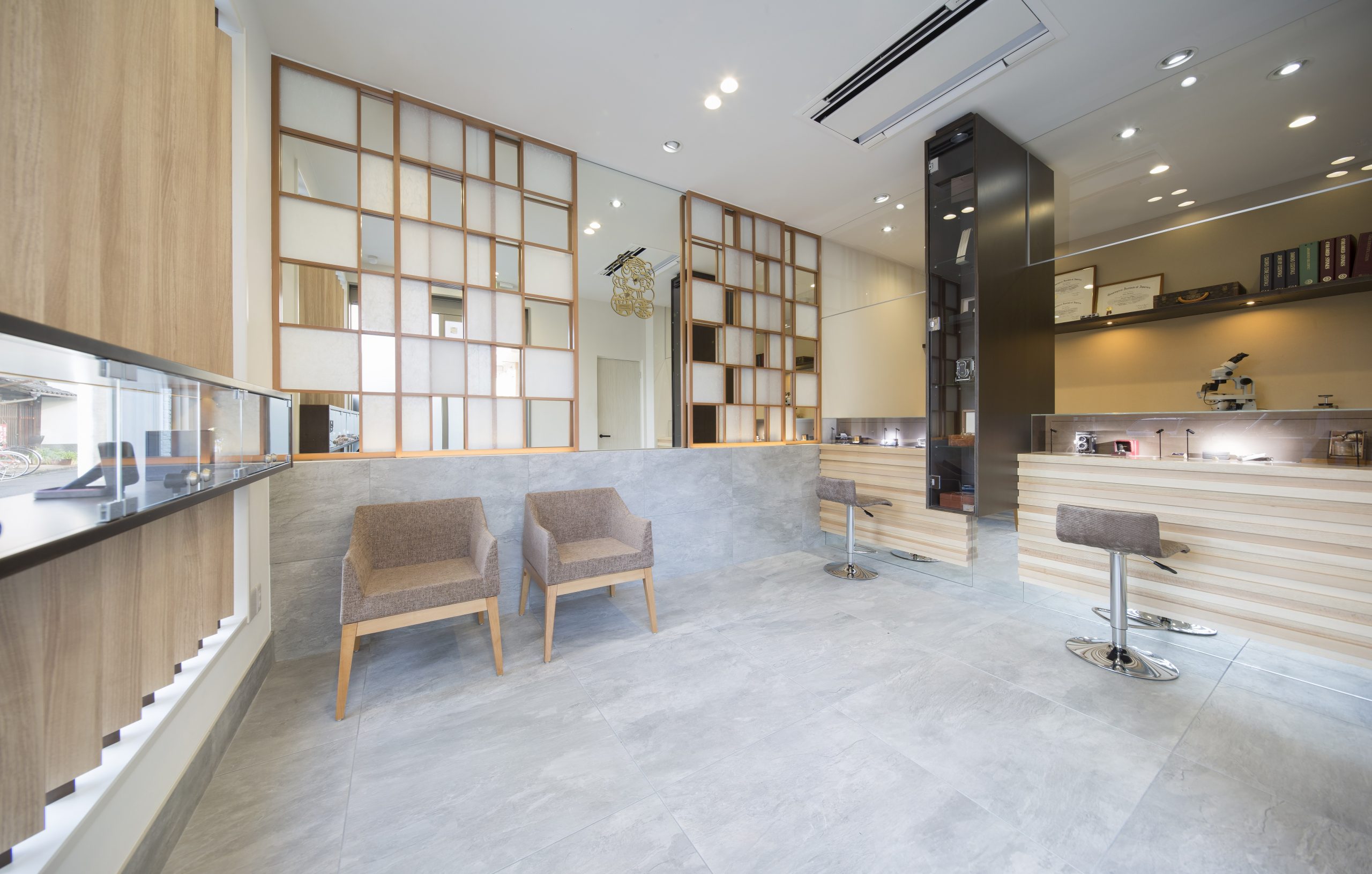 質屋 京都 高価買取 遺品整理 生前整理 老舗 親切 安心 信頼 駅近 駐車場 金 プラチナ ブランド バッグ 腕時計 指輪 ネックレス イヤリング ブレスレット リサイクル リユース