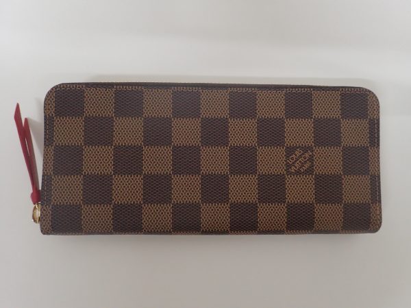 質屋　京都　高価買取　遺品整理　生前整理　金　プラチナ　ブランド　腕時計　バッグ　財布　貴金属　商品券　指輪　ネックレス　ブレスレット　不用品　リサイクル　親切　安心　老舗　伏見　伏見桃山　桃山御陵前　駐車場